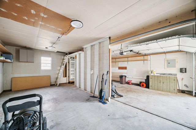 110 E 13th Place, Claremore, OK 74017