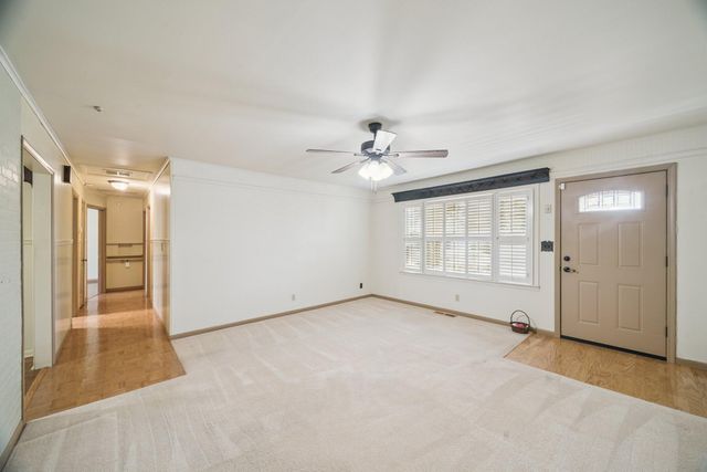 110 E 13th Place, Claremore, OK 74017