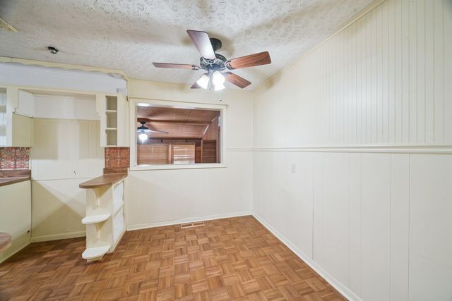 110 E 13th Place, Claremore, OK 74017