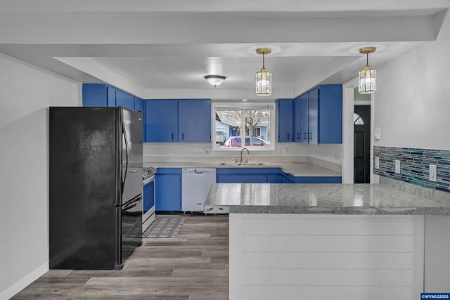 3026 Ella Ln NE, Salem, OR 97305