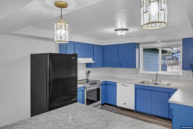 3026 Ella Ln NE, Salem, OR 97305