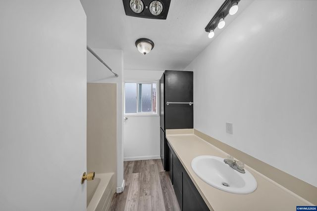 3026 Ella Ln NE, Salem, OR 97305