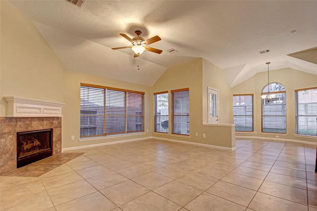 4611 Summer Lakes, Sugar Land, TX 77479