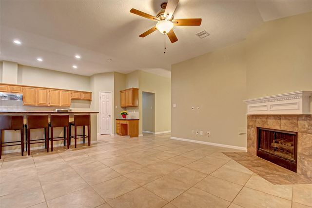 4611 Summer Lakes, Sugar Land, TX 77479