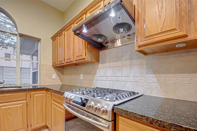 4611 Summer Lakes, Sugar Land, TX 77479