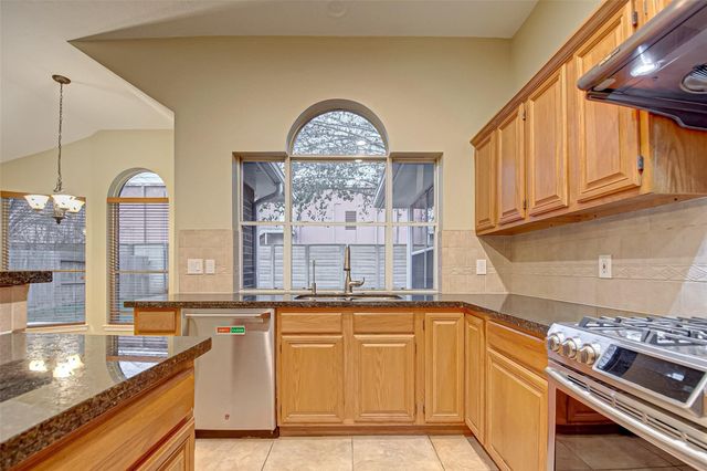 4611 Summer Lakes, Sugar Land, TX 77479