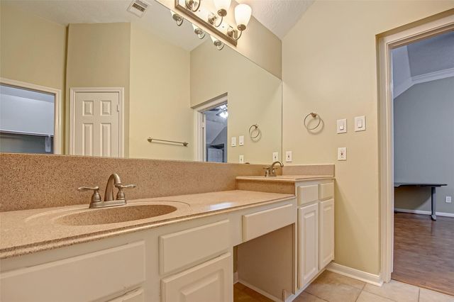 4611 Summer Lakes, Sugar Land, TX 77479