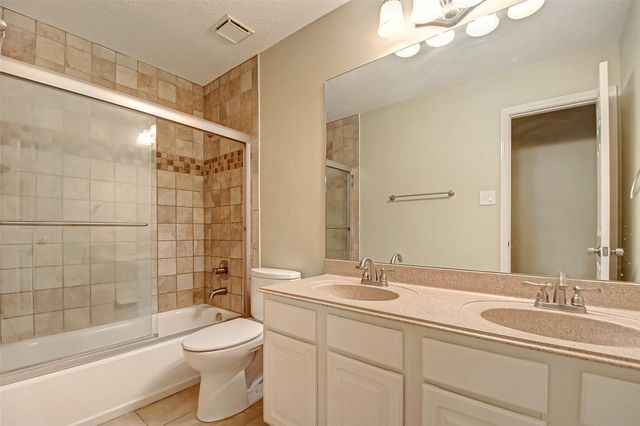 4611 Summer Lakes, Sugar Land, TX 77479