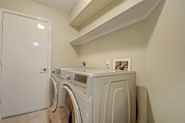 4611 Summer Lakes, Sugar Land, TX 77479