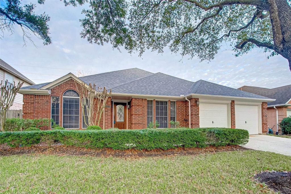 4611 Summer Lakes, Sugar Land, TX 77479