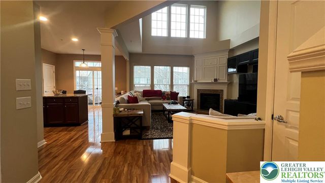 8536 Mayfair Court, Upper Macungie Twp, PA 18031