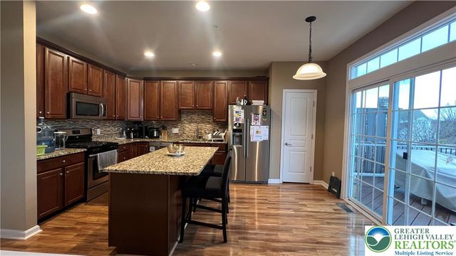 8536 Mayfair Court, Upper Macungie Twp, PA 18031