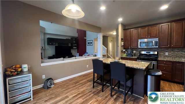 8536 Mayfair Court, Upper Macungie Twp, PA 18031