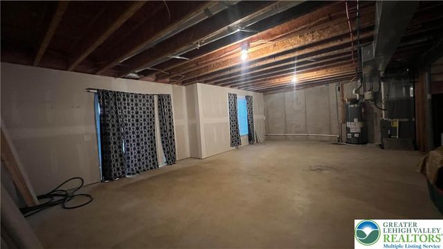 8536 Mayfair Court, Upper Macungie Twp, PA 18031