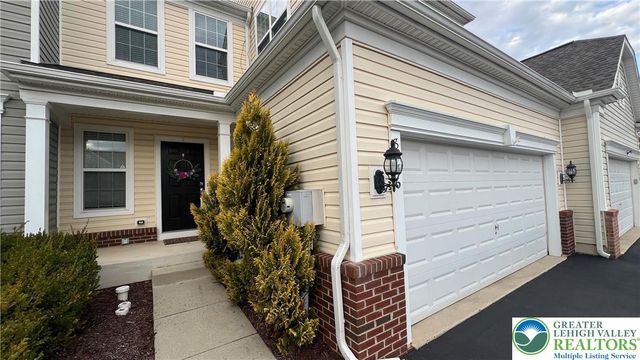 8536 Mayfair Court, Upper Macungie Twp, PA 18031