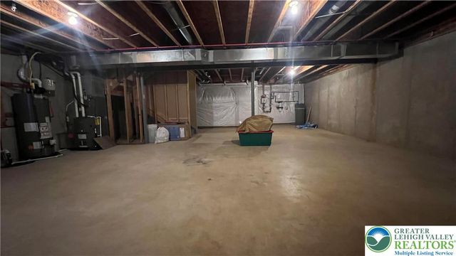 8536 Mayfair Court, Upper Macungie Twp, PA 18031