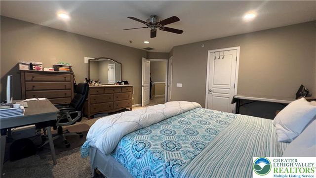 8536 Mayfair Court, Upper Macungie Twp, PA 18031