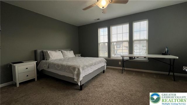 8536 Mayfair Court, Upper Macungie Twp, PA 18031