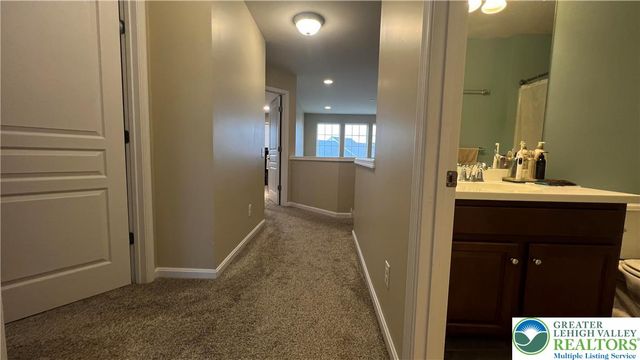 8536 Mayfair Court, Upper Macungie Twp, PA 18031