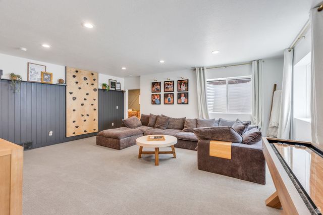 11147 S BINGHAM RIM RD, South Jordan, UT 84009