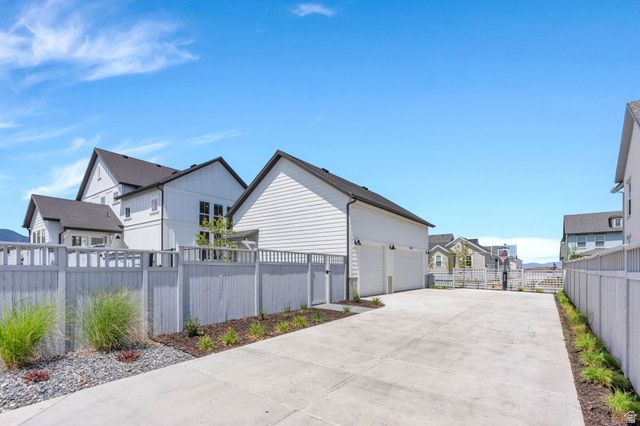 11147 S BINGHAM RIM RD, South Jordan, UT 84009