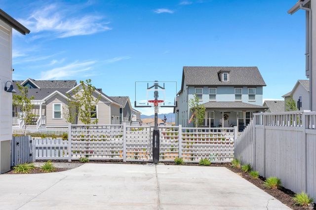 11147 S BINGHAM RIM RD, South Jordan, UT 84009