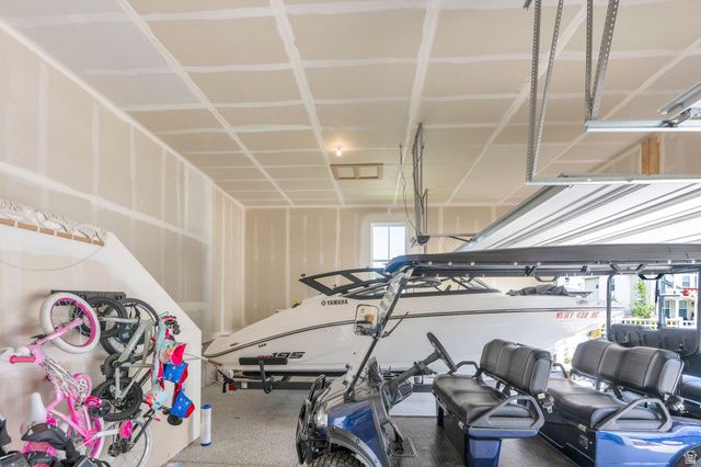11147 S BINGHAM RIM RD, South Jordan, UT 84009