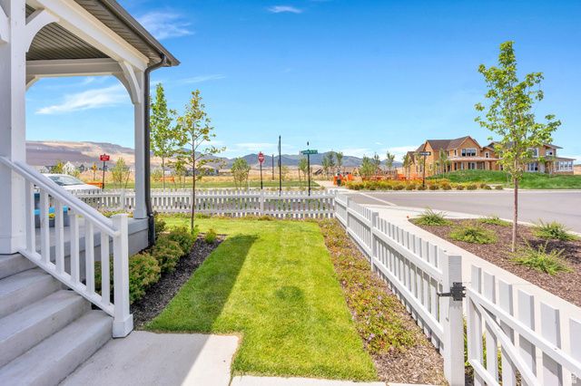 11147 S BINGHAM RIM RD, South Jordan, UT 84009