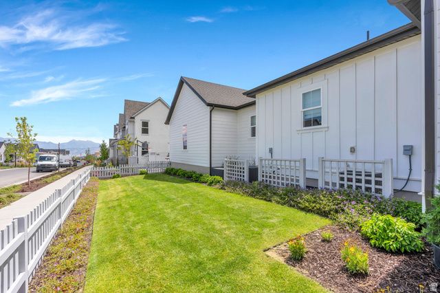 11147 S BINGHAM RIM RD, South Jordan, UT 84009