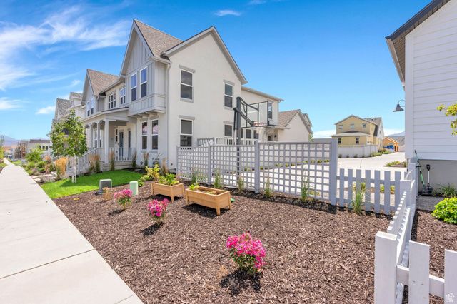 11147 S BINGHAM RIM RD, South Jordan, UT 84009