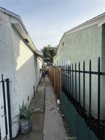 10206 S Vermont, Los Angeles, CA 90044