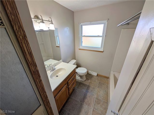 934 Oliver Street, Sheffield Lake, OH 44054