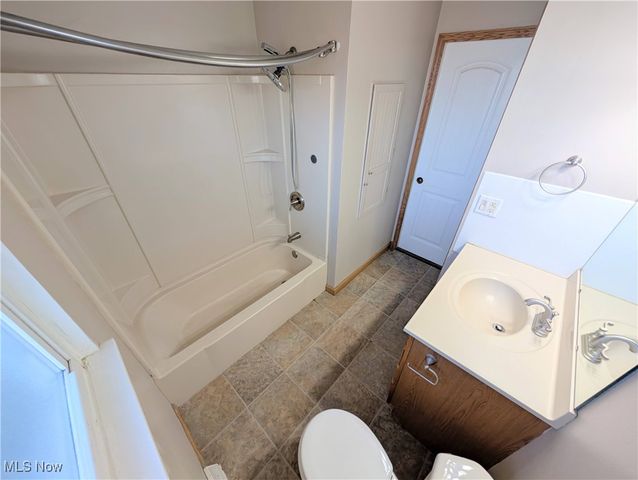 934 Oliver Street, Sheffield Lake, OH 44054