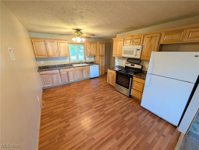 934 Oliver Street, Sheffield Lake, OH 44054