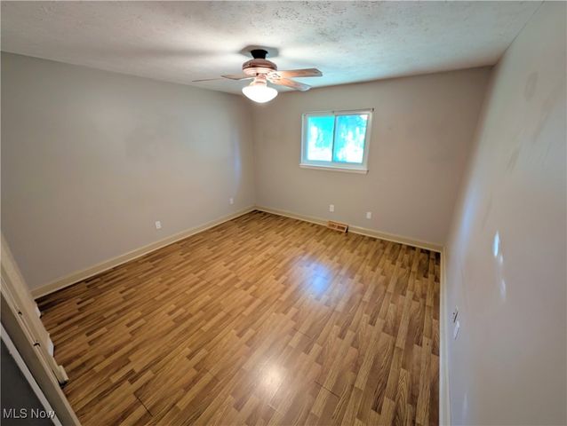 934 Oliver Street, Sheffield Lake, OH 44054