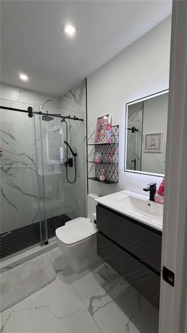4161 NE 17th Ave, Pompano Beach, FL 33064