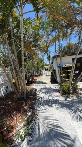 4161 NE 17th Ave, Pompano Beach, FL 33064