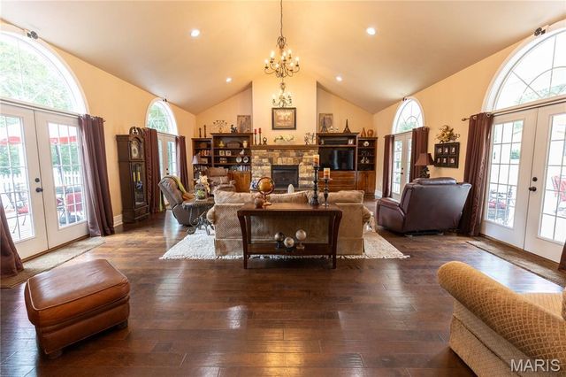 6889 Highway F, Farmington, MO 63640