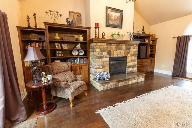 6889 Highway F, Farmington, MO 63640