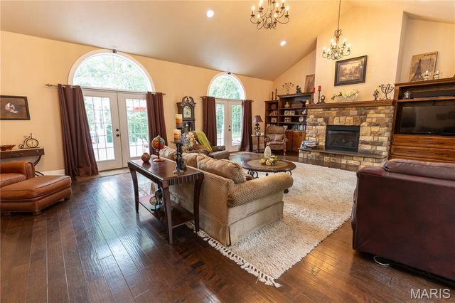 6889 Highway F, Farmington, MO 63640