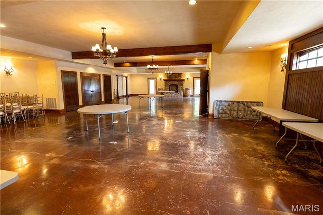 6889 Highway F, Farmington, MO 63640