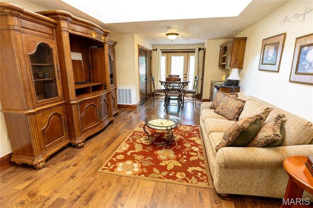 6889 Highway F, Farmington, MO 63640