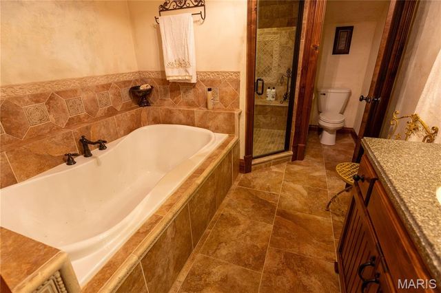 6889 Highway F, Farmington, MO 63640