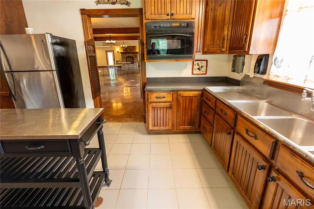 6889 Highway F, Farmington, MO 63640