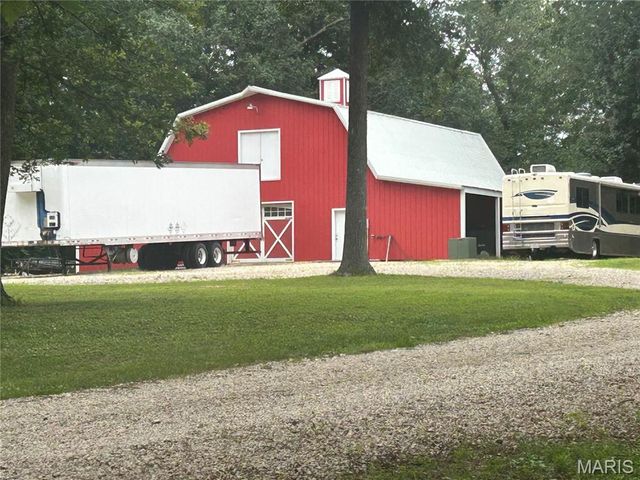 6889 Highway F, Farmington, MO 63640