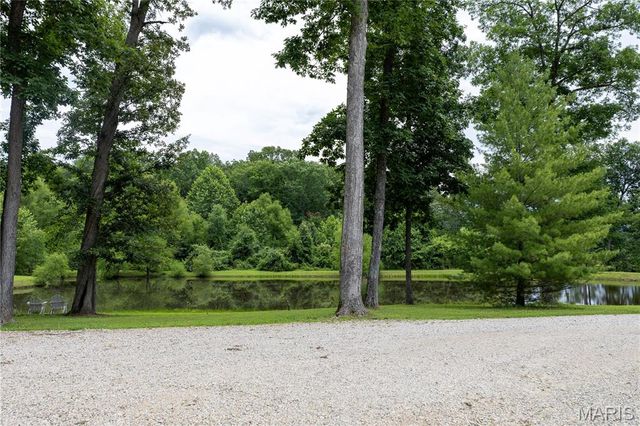 6889 Highway F, Farmington, MO 63640