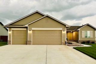 4560 N Atherton St, Maize, KS 67101