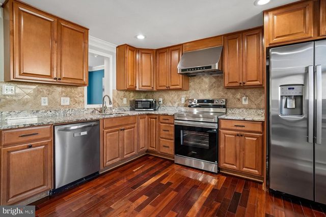 5572 GLASGOW WOODS CT, Fairfax, VA 22032