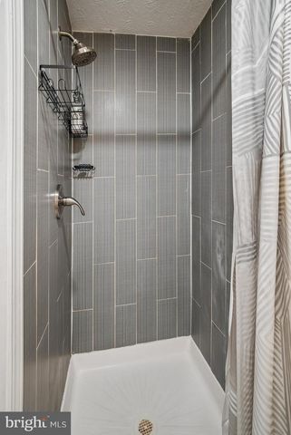 5572 GLASGOW WOODS CT, Fairfax, VA 22032