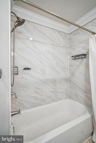 5572 GLASGOW WOODS CT, Fairfax, VA 22032